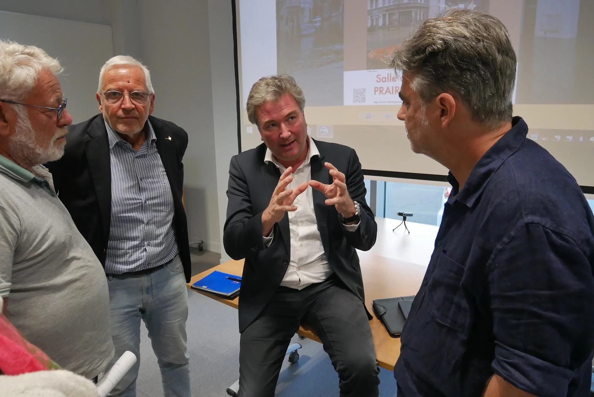 Discussion après débat